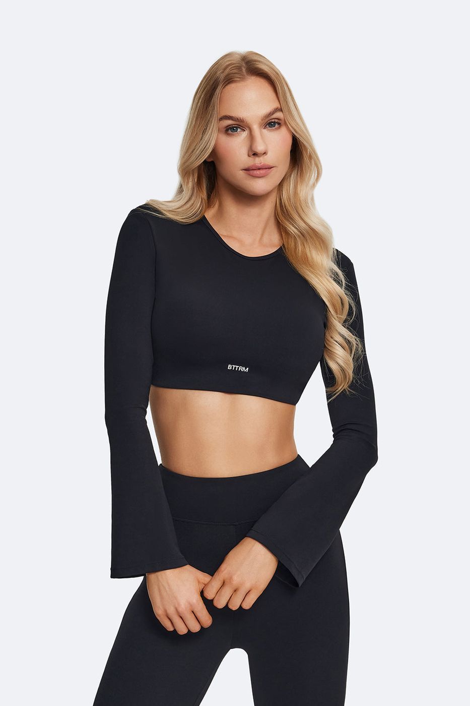 Backless Full-sleeve Crop Top in Black, detail