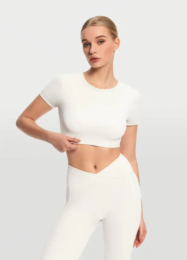 Casual Cropped T-shirt in White, front view