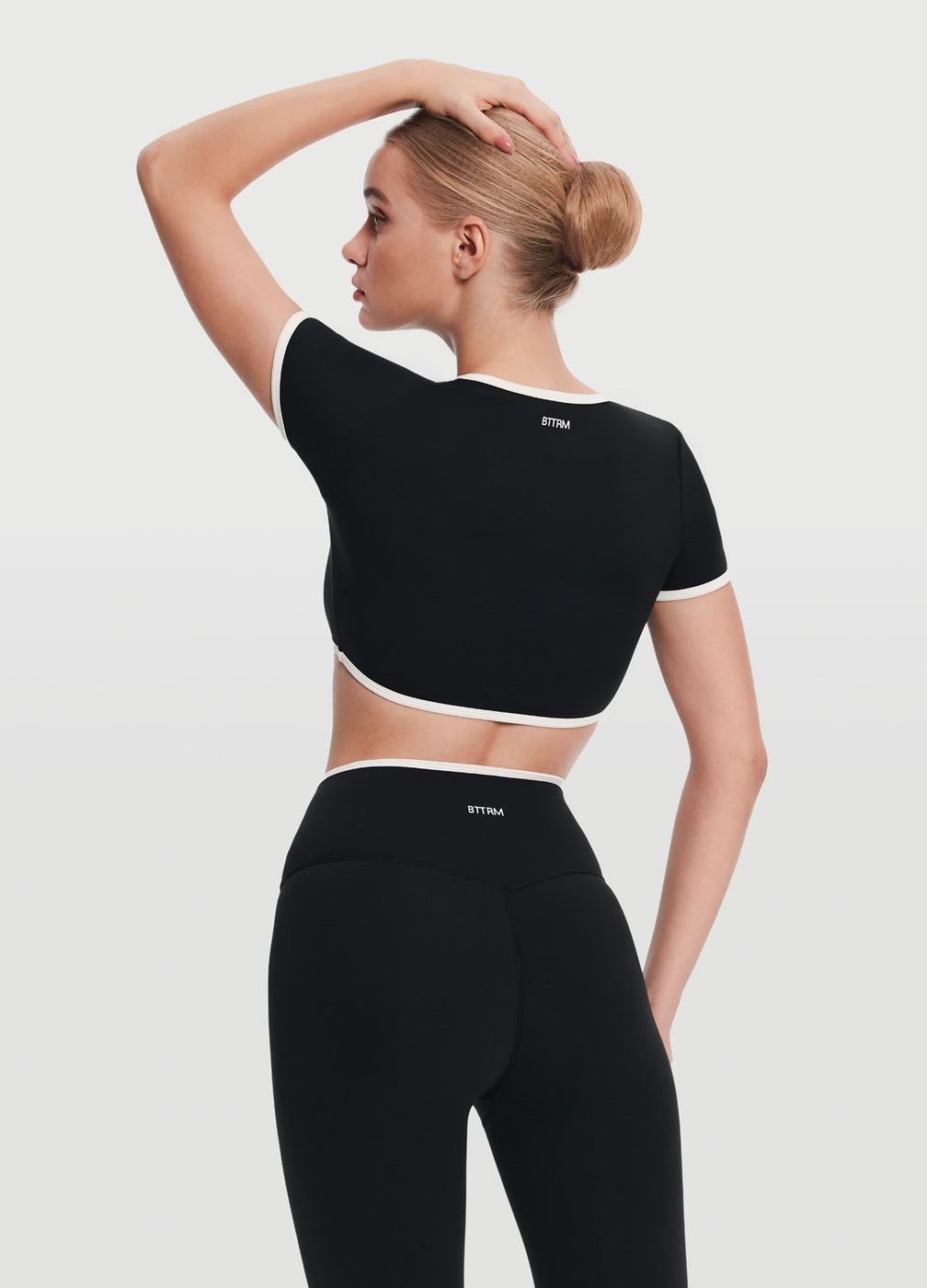Casual Cropped T-shirt in Black, detail