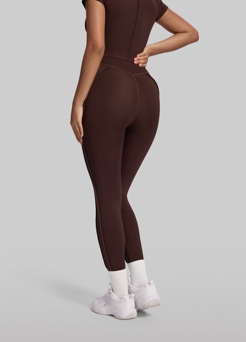 Contour Stitch Leggings in Chocolate, detail