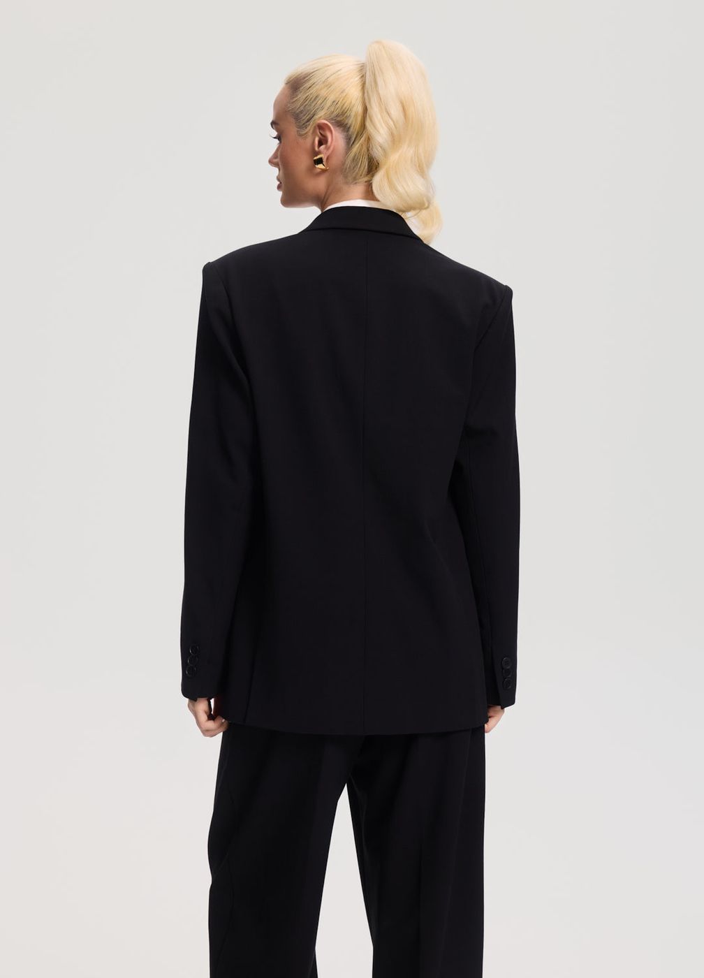Double-breasted Oversized Blazer in Black, detail