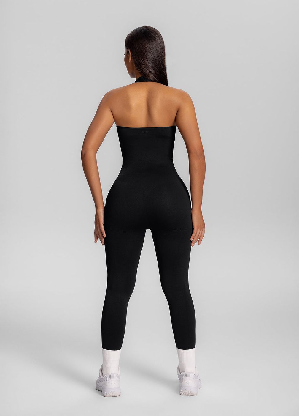 Halter Jumpsuit in Noir, detail