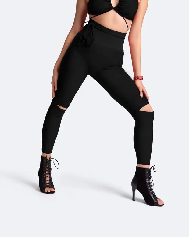 High-rise Knee-slit Leggings in Black, front view