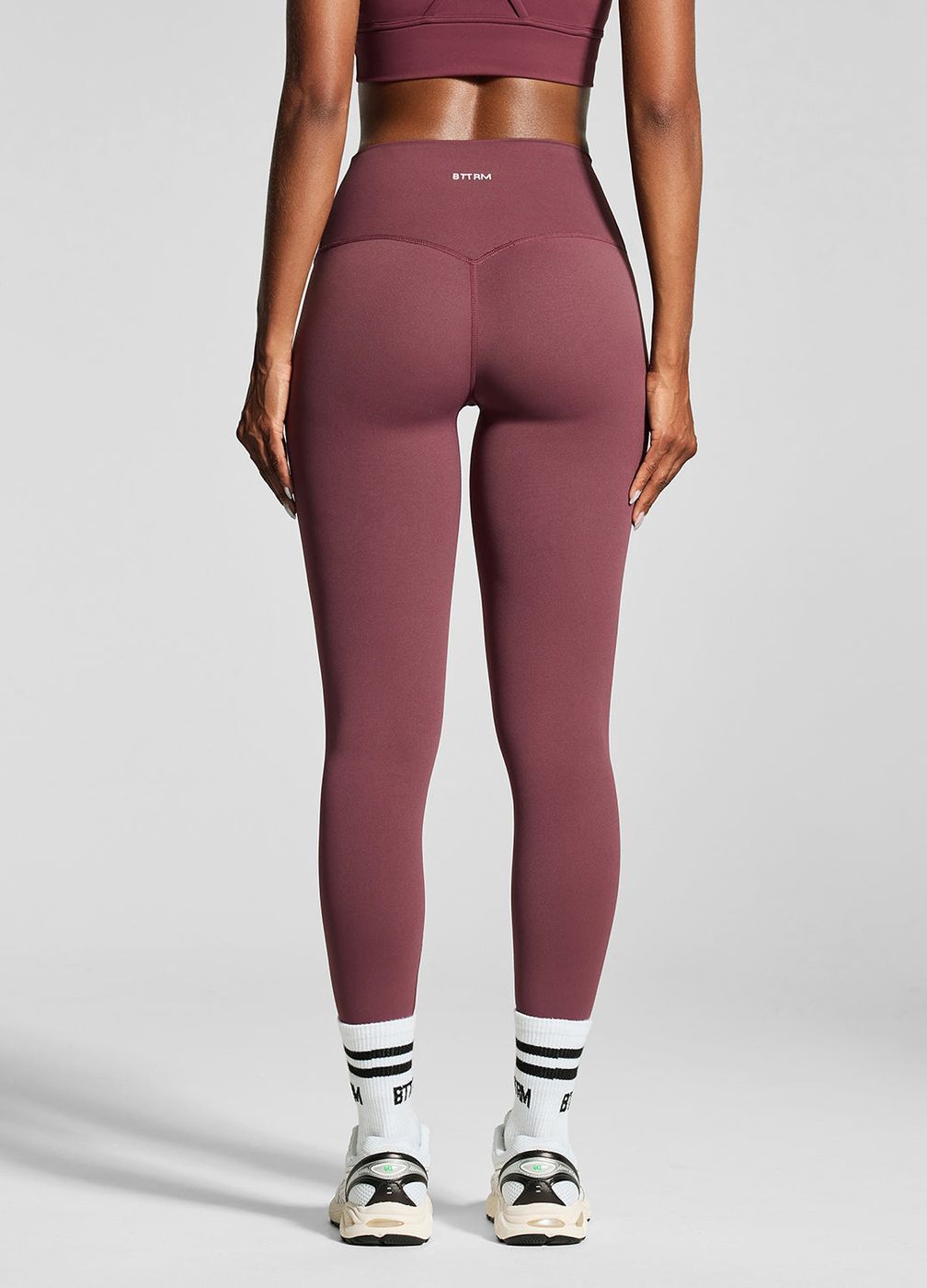 High-waisted ⅞ Leggings in Burgundy, front view