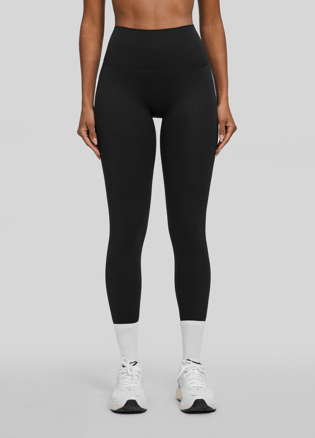 High-waisted ⅞ Leggings in Black, second view