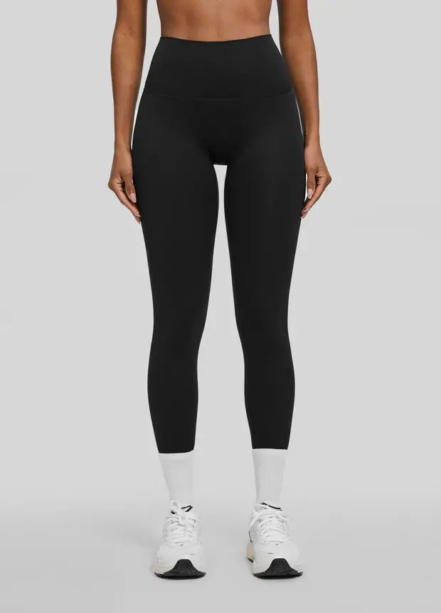 High-waisted ⅞ Leggings in Black, front view