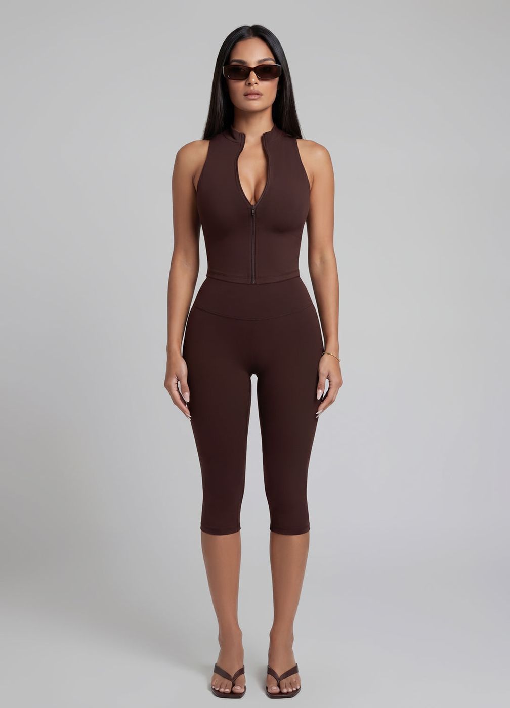 High-waisted Capri Leggings in Chocolate, second view