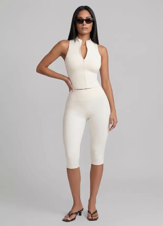 High-waisted Capri Leggings in Ivory, front view