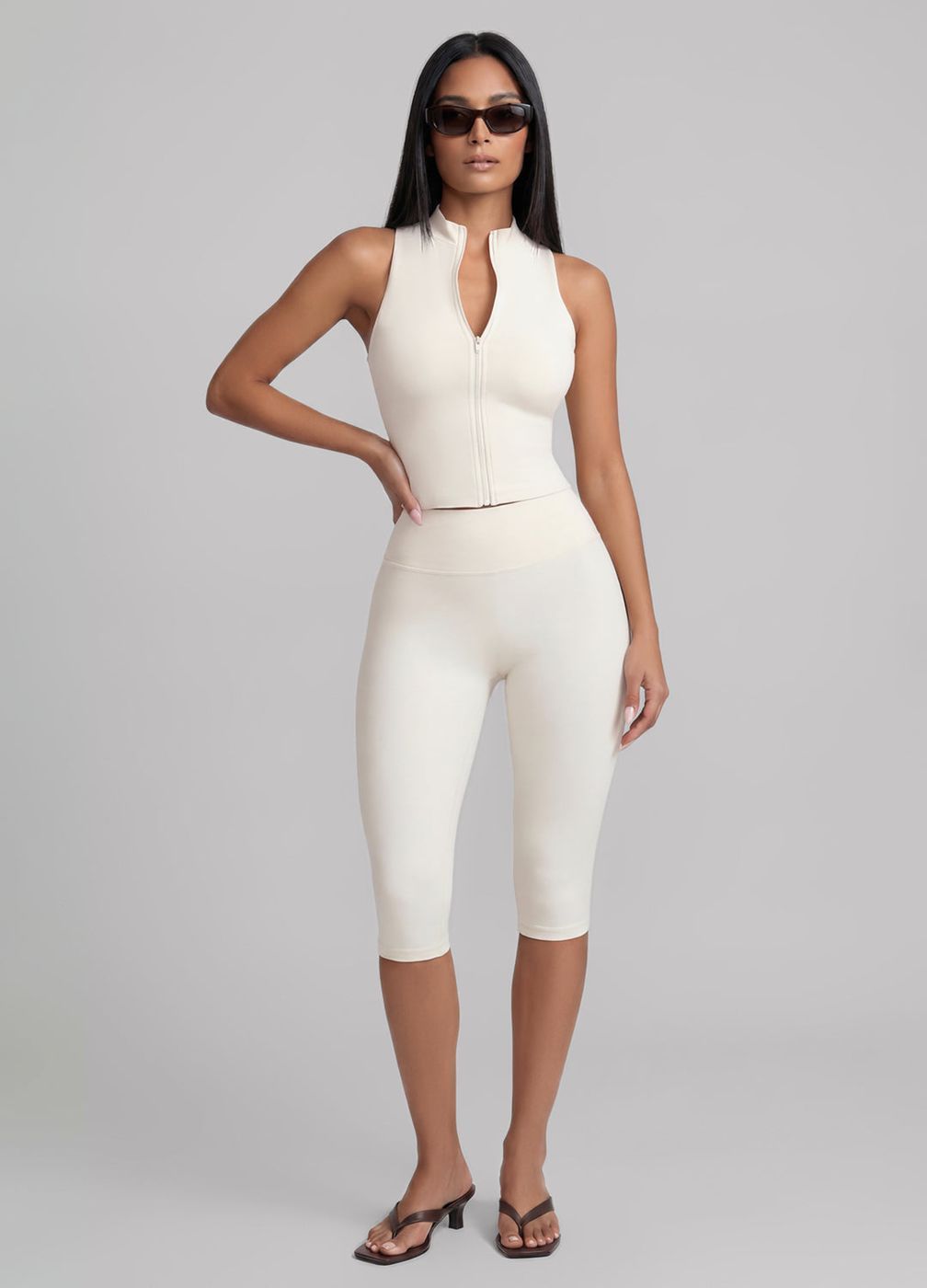 High-waisted Capri Leggings in Ivory, front view
