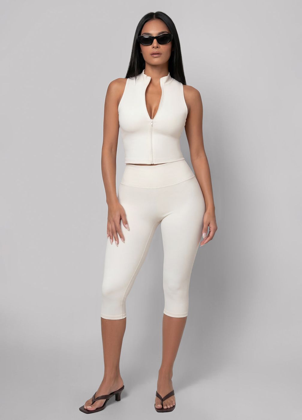 High-waisted Capri Leggings in Ivory, second view