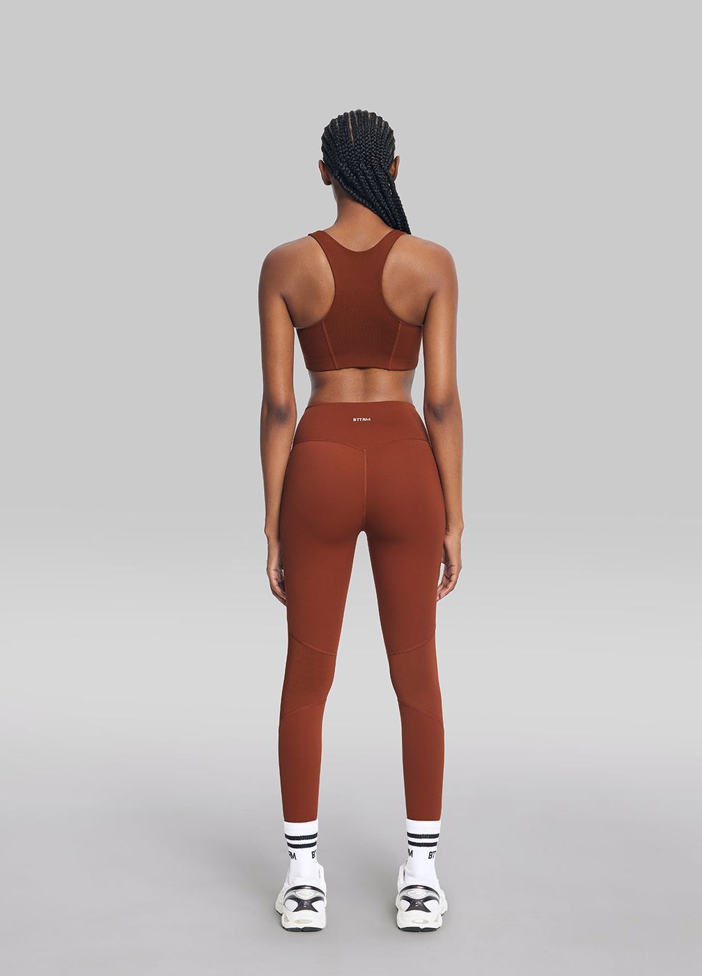 High-waisted Mesh Leggings in Rust Brown, detail