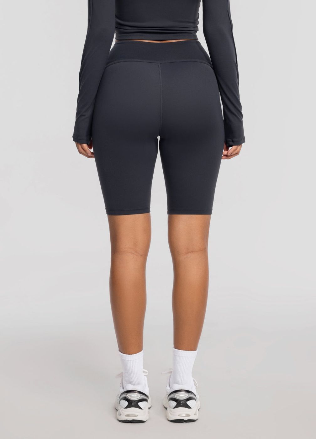 High-waisted Performance Biker Shorts in Charcoal, detail