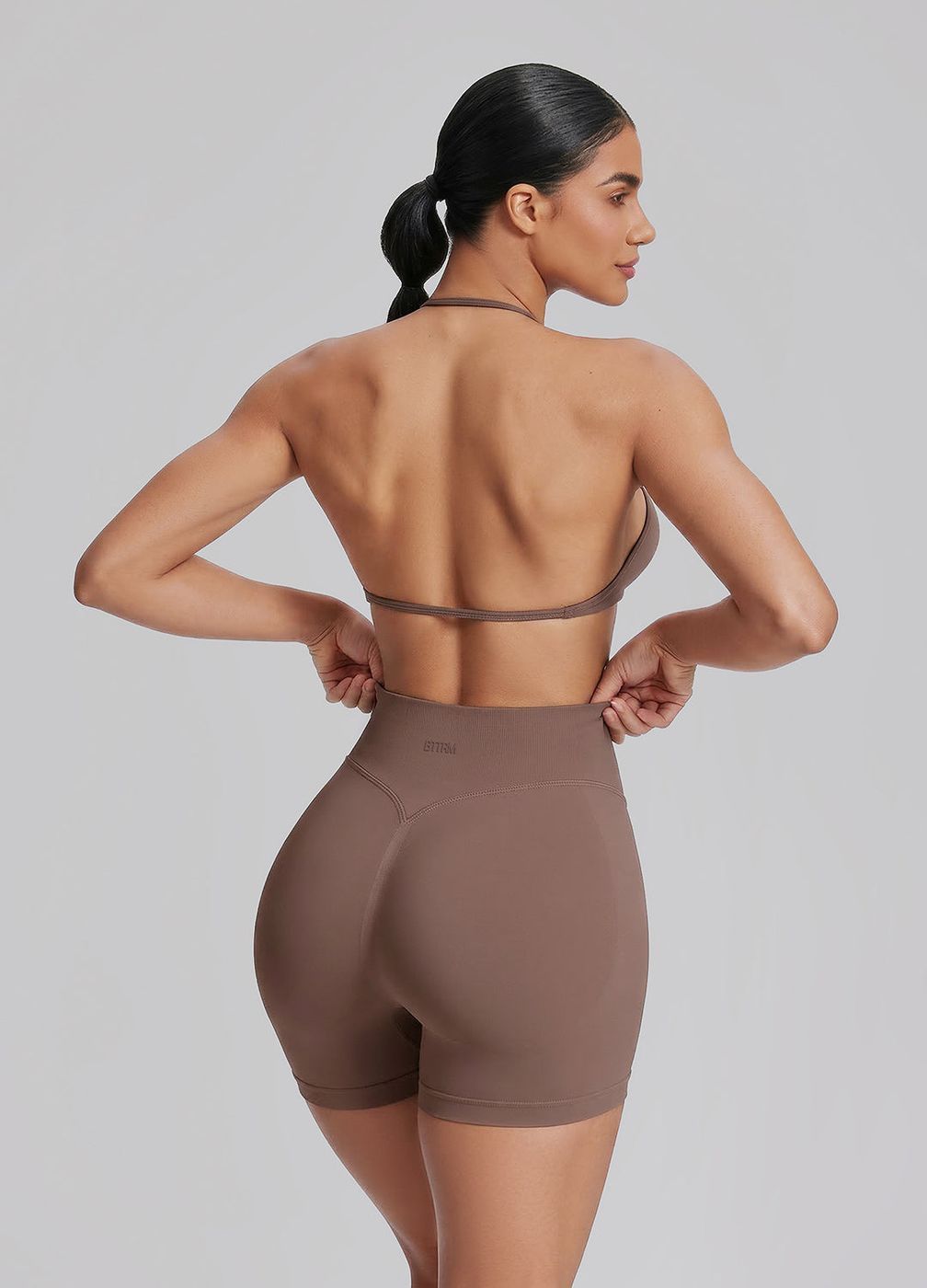 High Waisted Shaping Training Shorts 4.5 in Dusty Taupe, detail