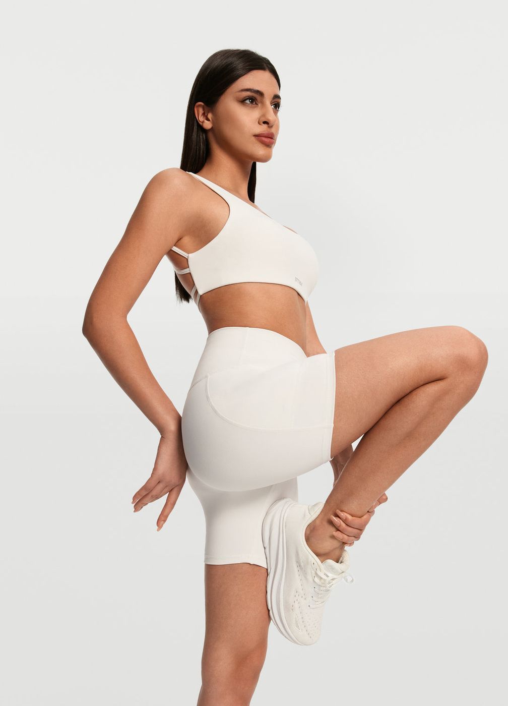 High-waisted Side Pocket Shorts in White, front view