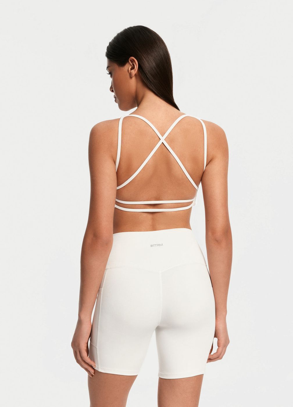 High-waisted Side Pocket Shorts in White, detail