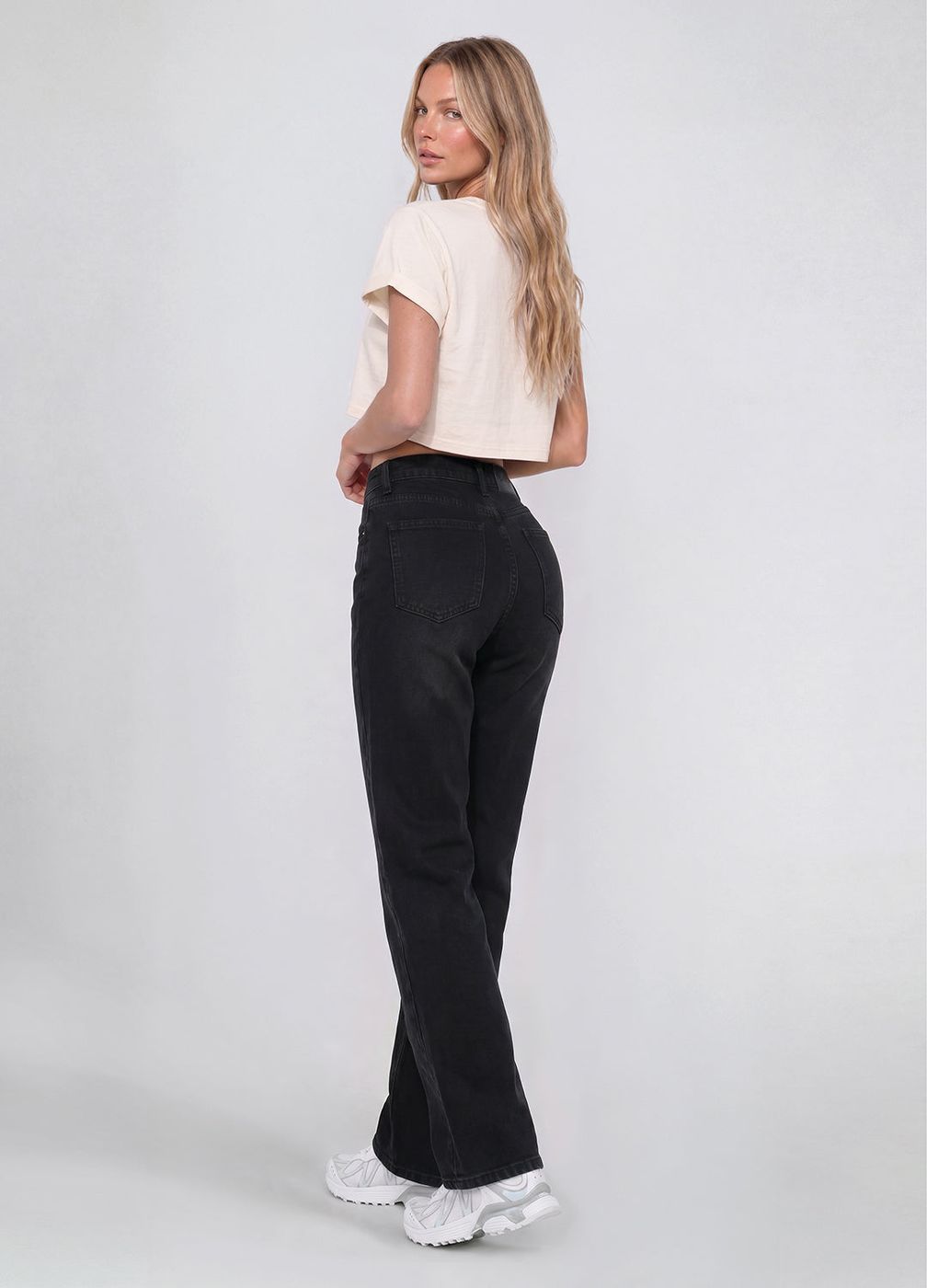 High Waisted Straight Jeans in Black, detail