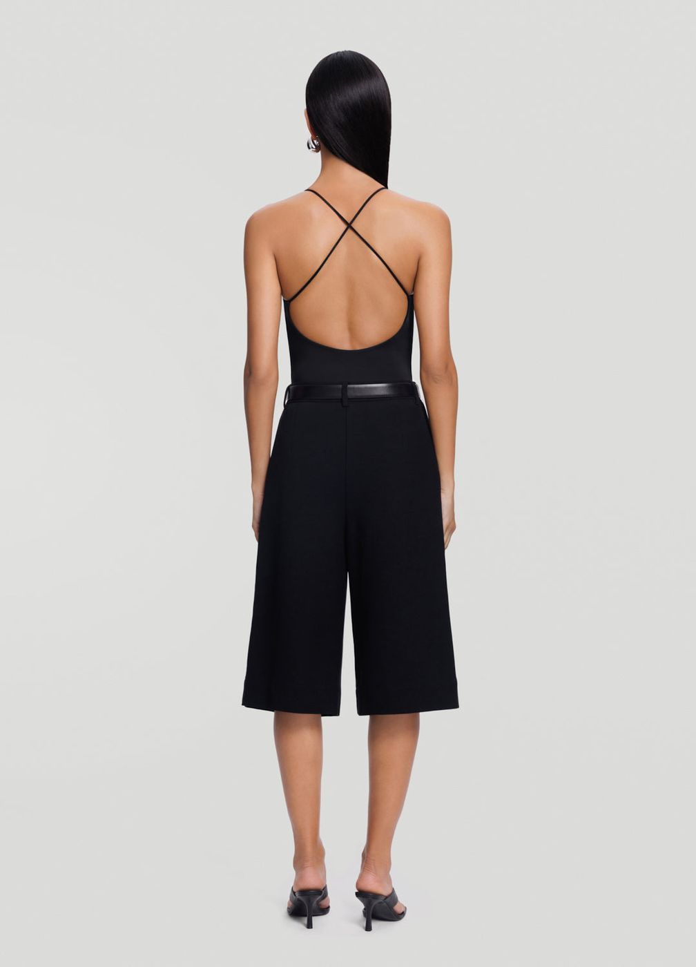 Low-rise Bermuda Shorts in Black, detail
