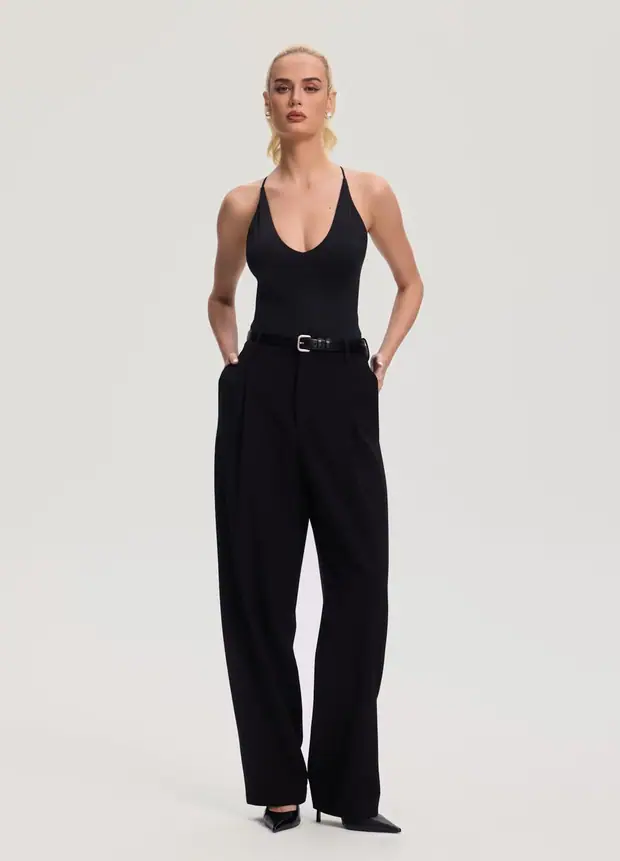 Mid Rise Wide-leg Pants in Black, front view