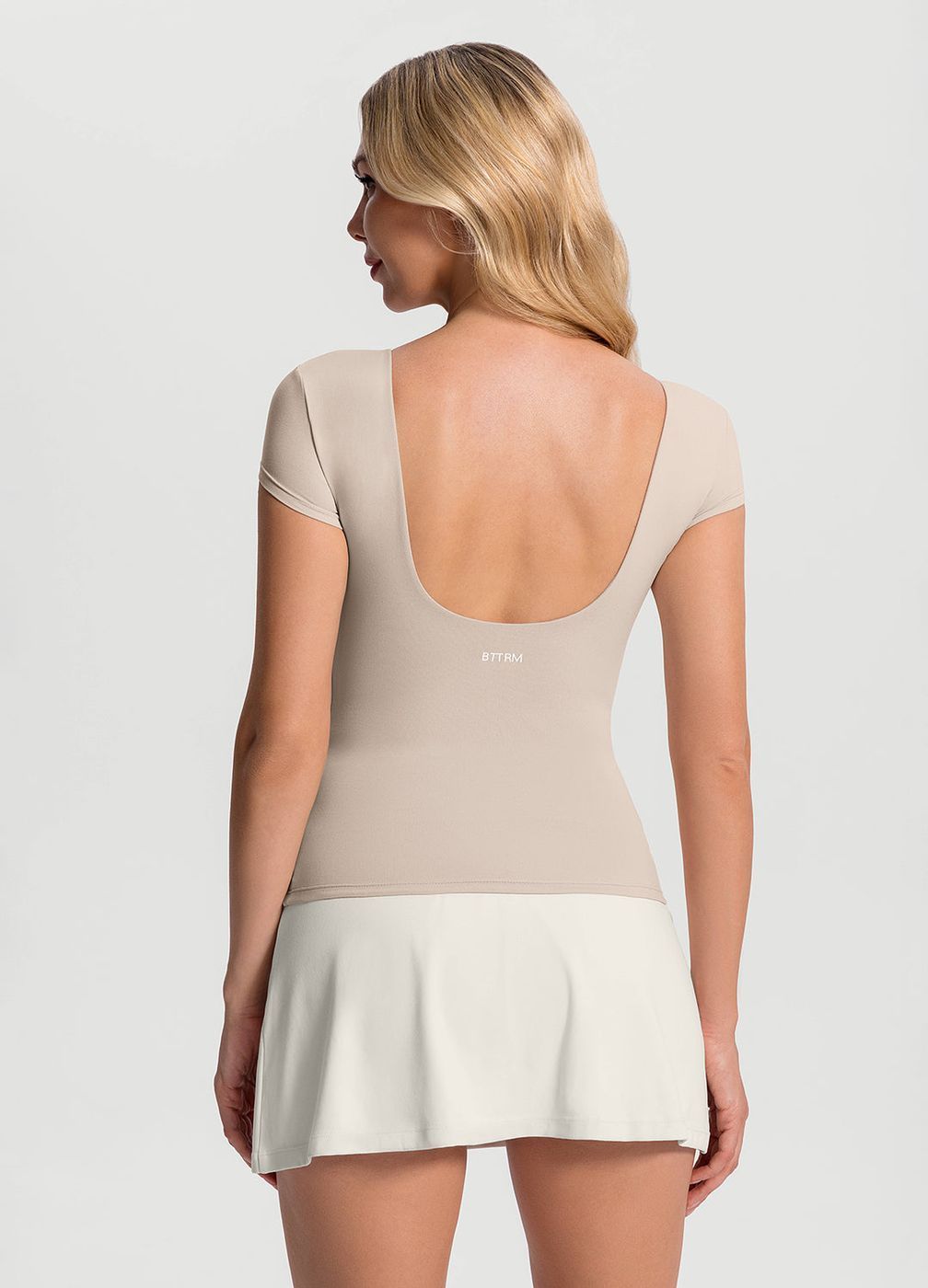 Open-back T-shirt in Oat Milk, detail