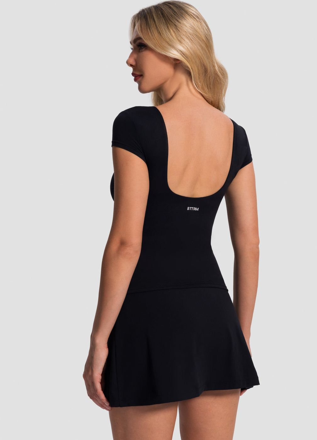 Open-back T-shirt in Black, detail