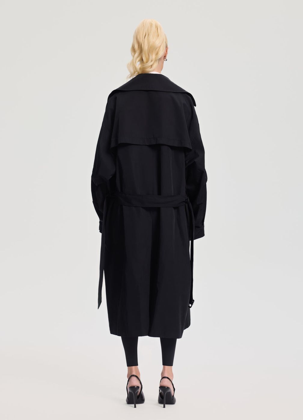 Oversized Double-breasted Trench Coat in Black, detail