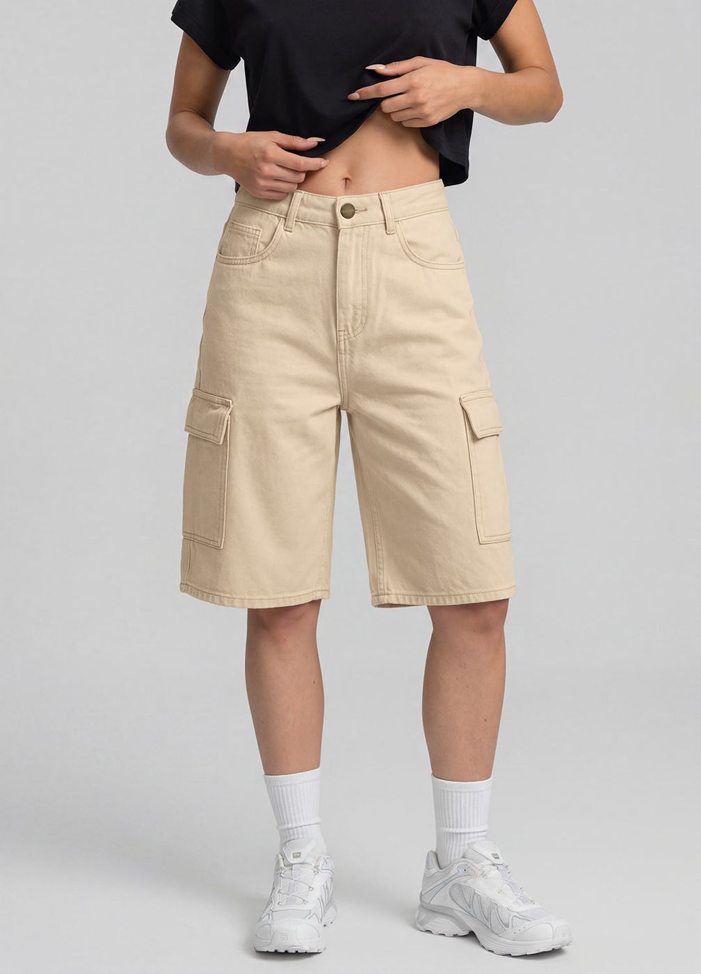 Relaxed Cargo Denim Shorts in Ivory, detail