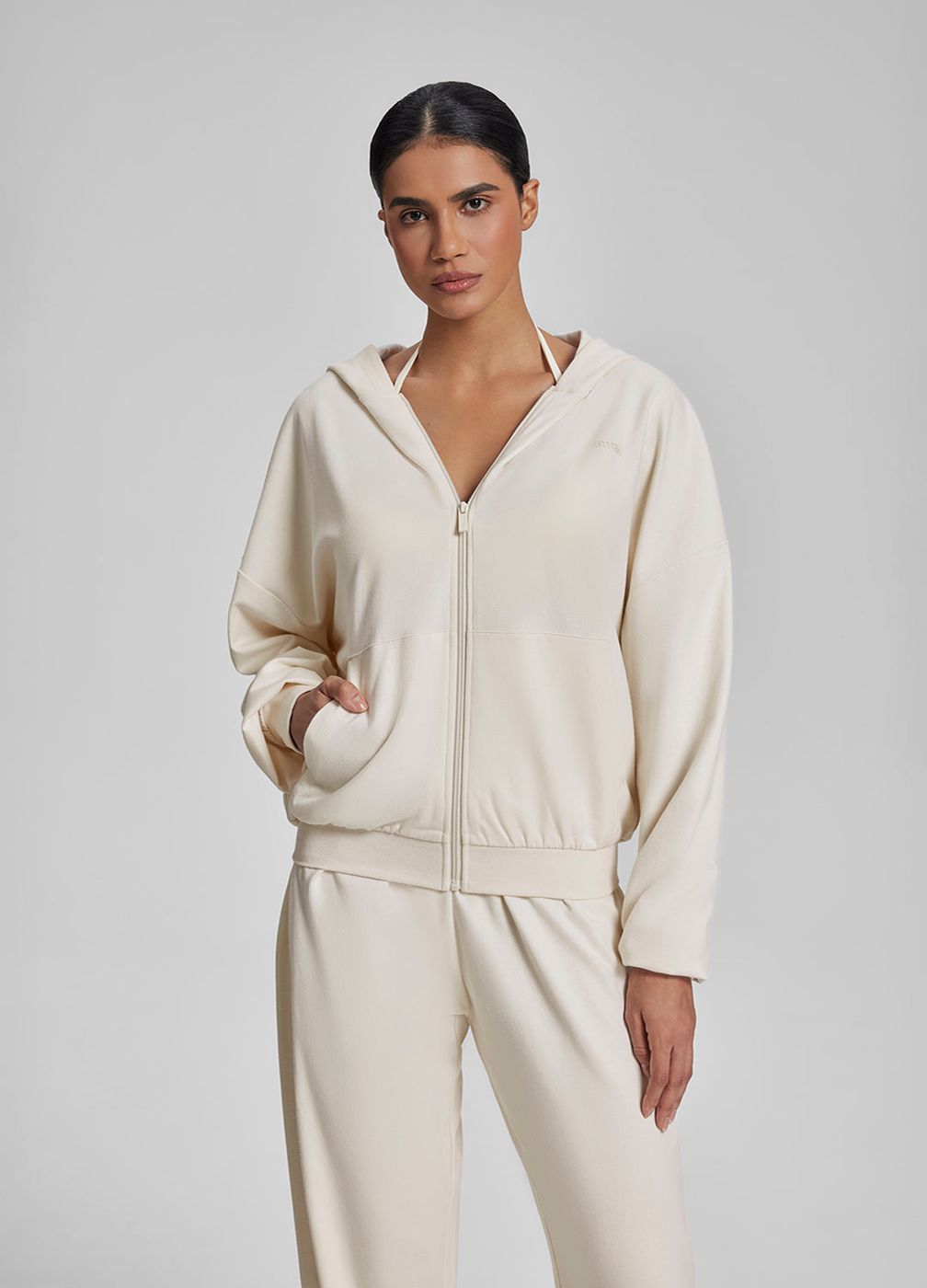 Relaxed Oversized Full Zipper Kangaroo in Ivory, front view