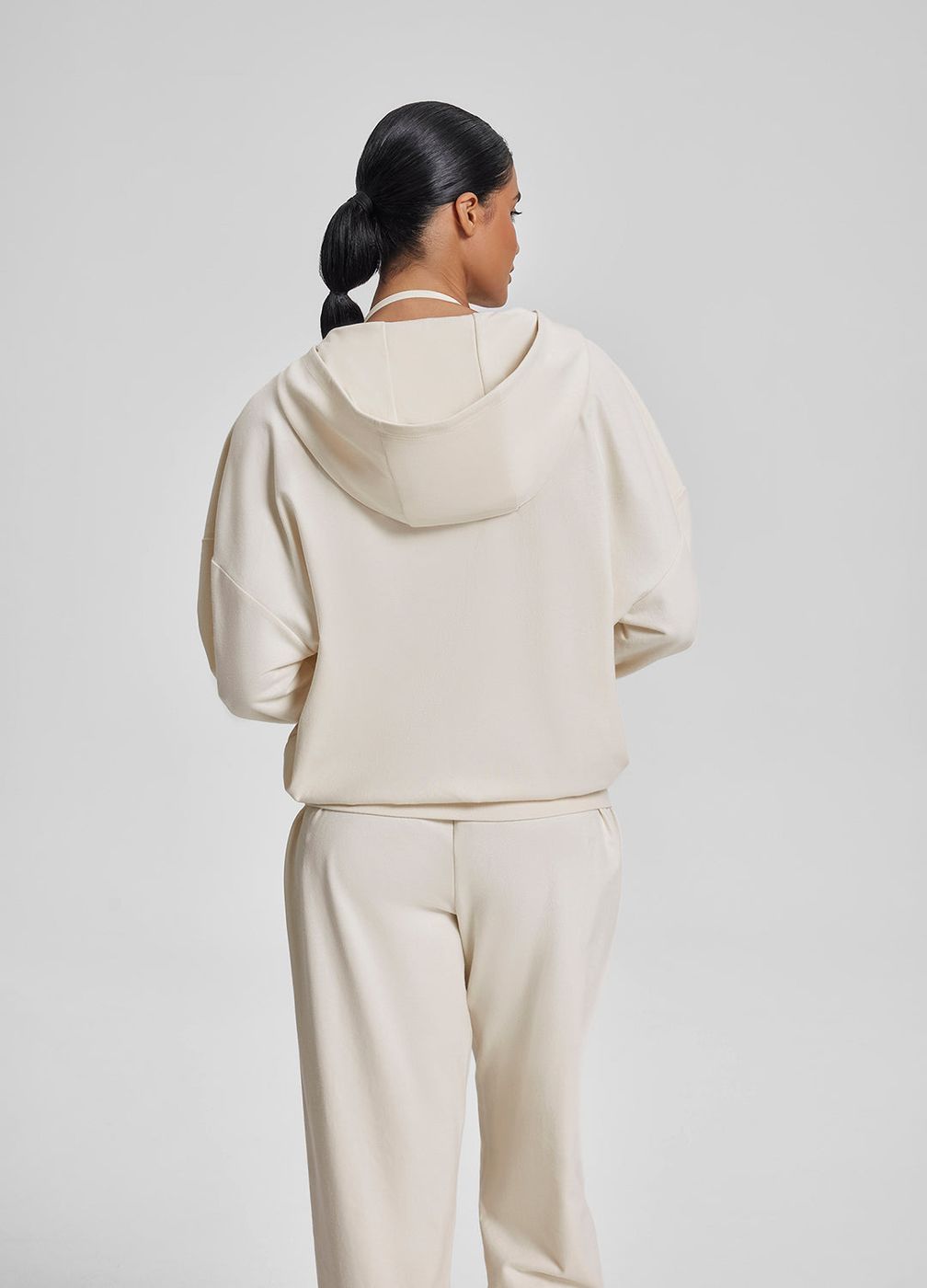 Relaxed Oversized Full Zipper Kangaroo in Ivory, detail