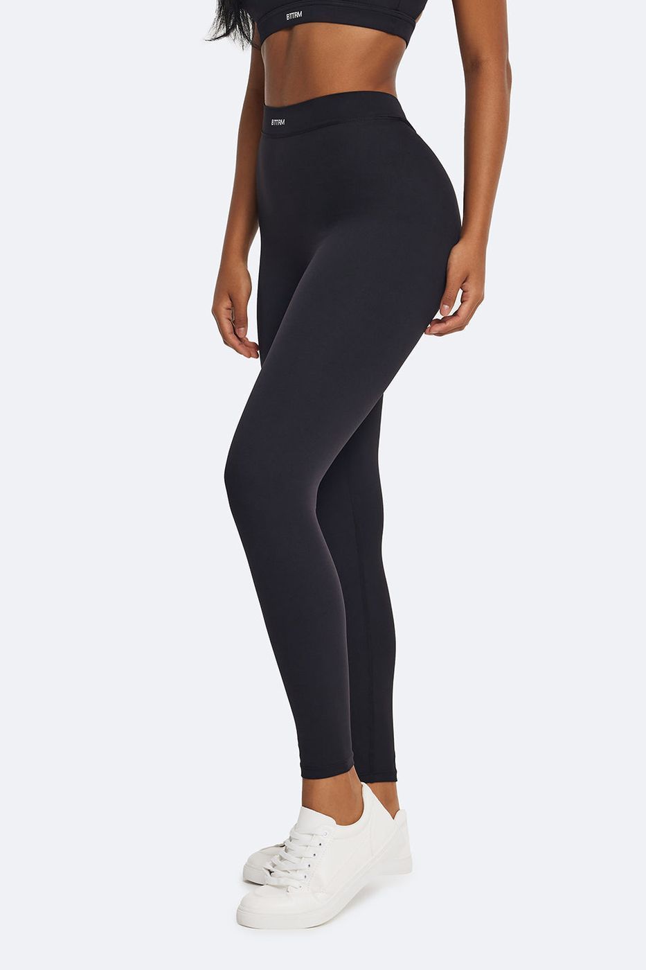 Ruched High-waisted Leggings in Black, detail