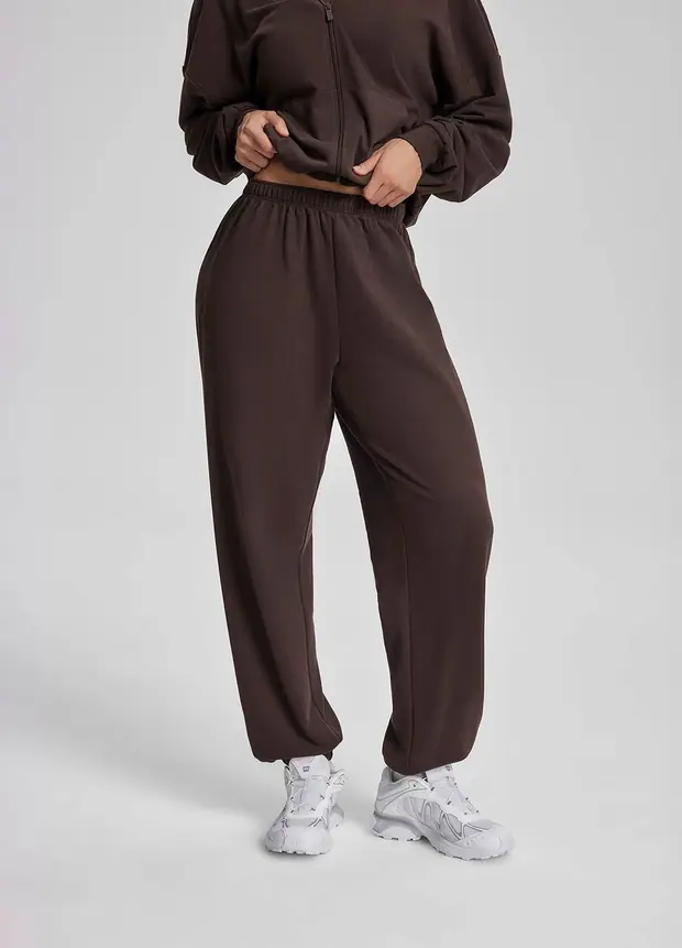 Slouchy Roomy Waistband Cozy Joggers in Chocolate, front view