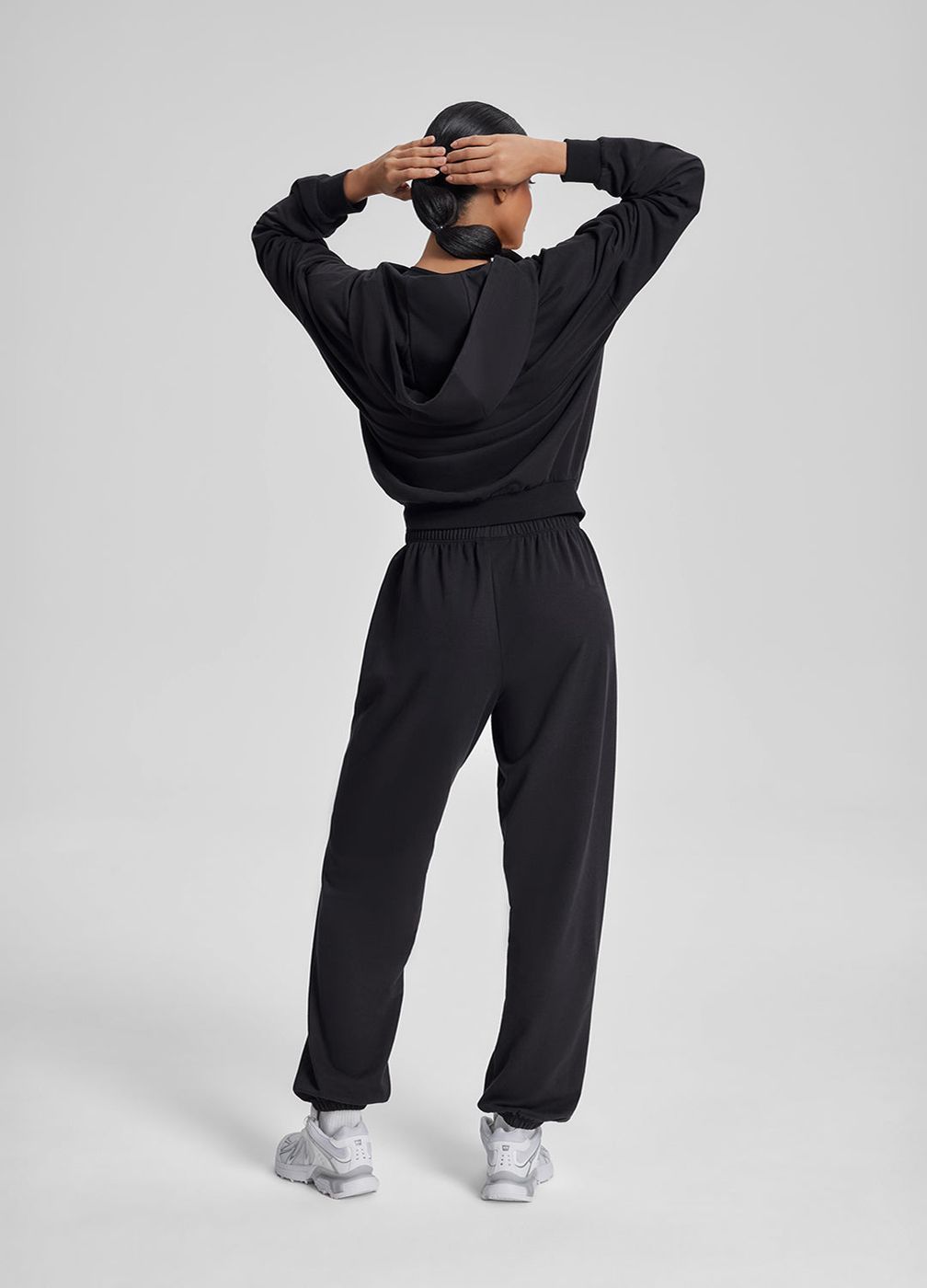 Slouchy Roomy Waistband Cozy Joggers in Black, detail