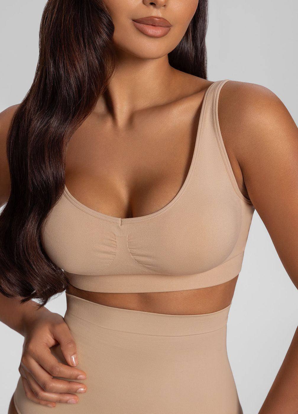 Smoothing Support Shaping Bra in Sand, front view