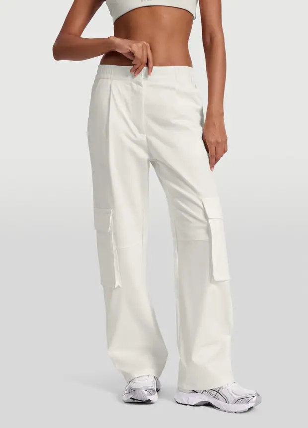Straight-leg Cargo Pants in White, front view