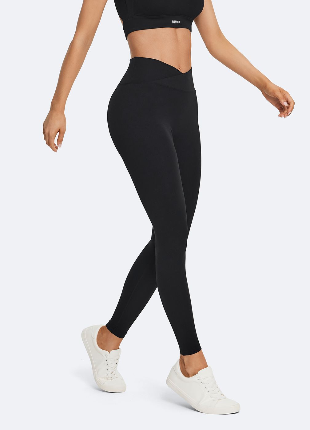 V-cut Scrunch Leggings in Black, detail