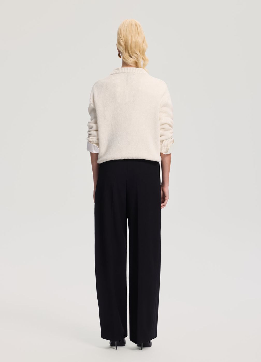 V-neck Wool Sweater in Ivory, detail