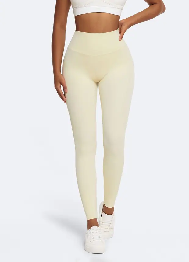 V-seam Leggings with Push Up in Ivory, front view
