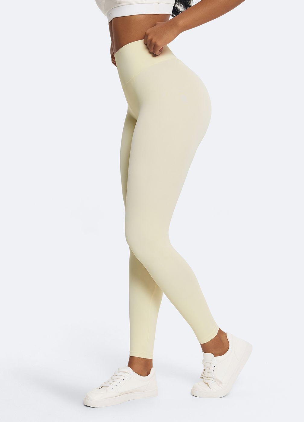 V-seam Leggings with Push Up in Ivory, detail