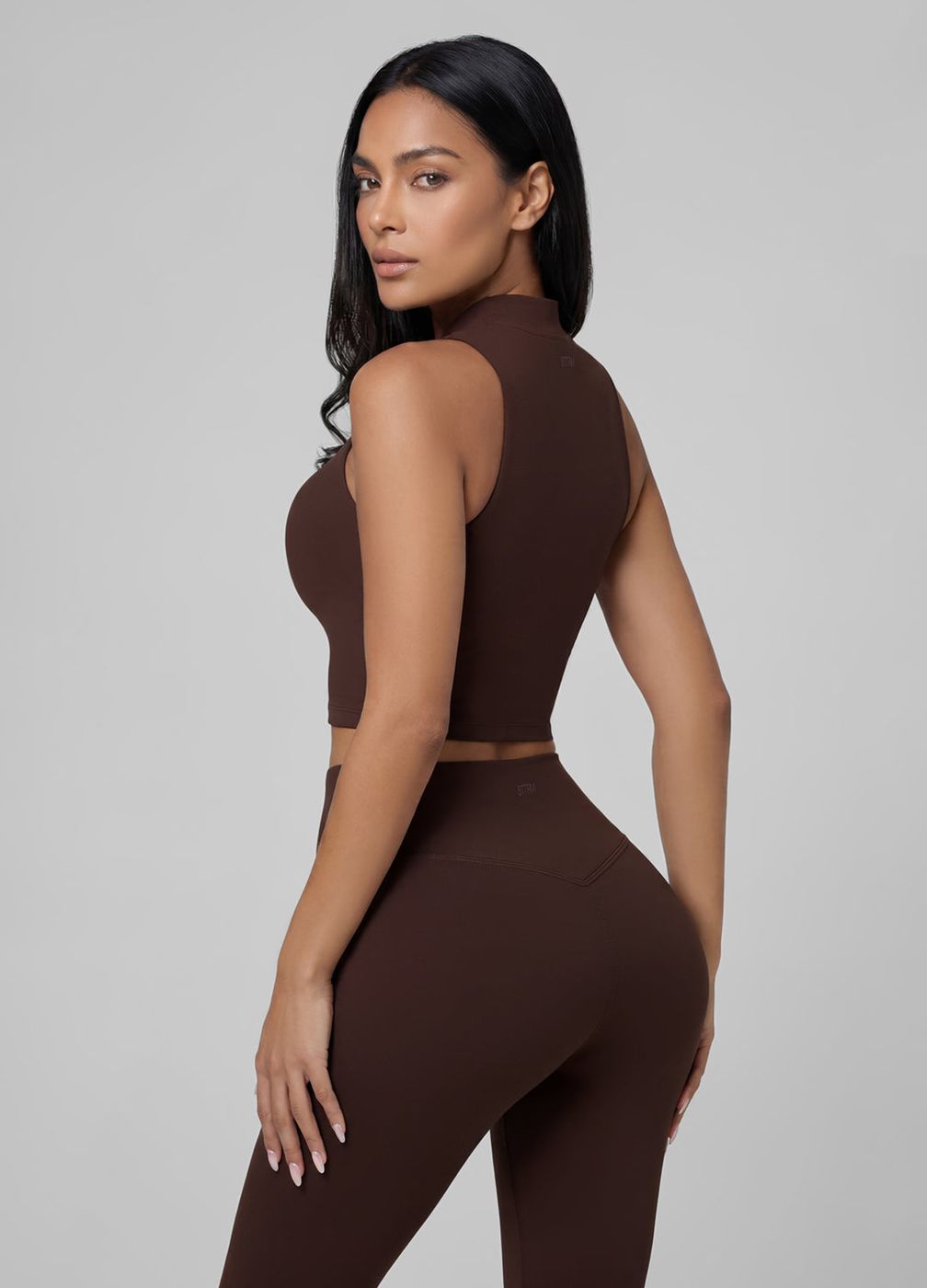 Zip Crop Vest in Chocolate, detail